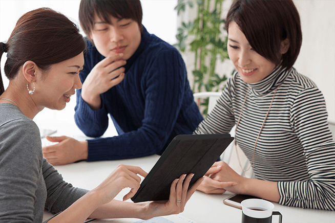 お客さまの状況や希望を伺い、一人ひとりに最適な保険のご提案をいたします。